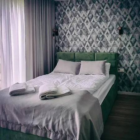 Trzy Male Drzewka Apartment *